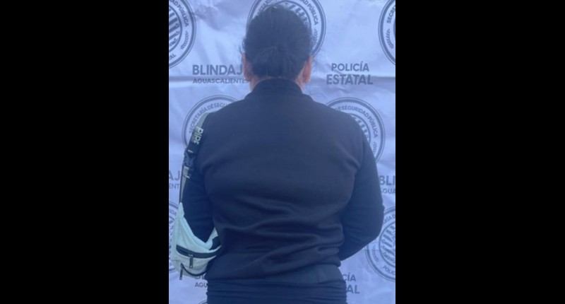 DETIENEN A DOS MUJERES EN C.C AGROPECUARIO COMO PRESUNTAS RESPONSABLES DE AMENAZAR A POLICÍAS ESTATALES DE AGS