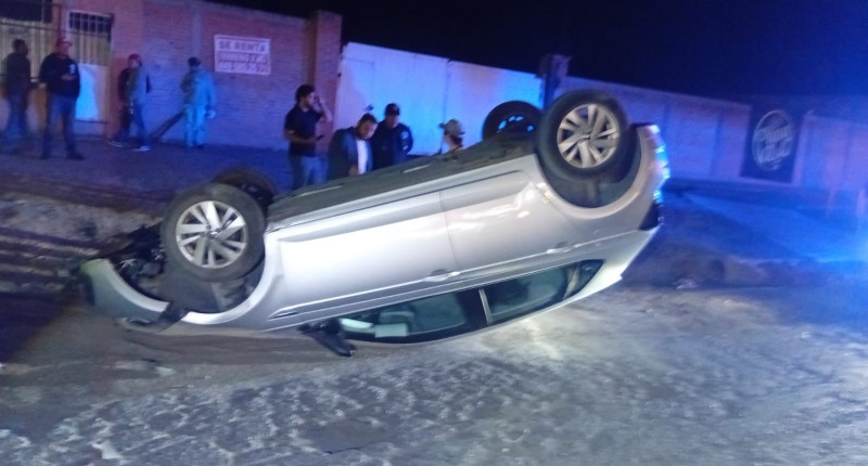 ADOLESCENTE EBRIO Y VOLCADO EN BOULEVARD JUAN PABLO II