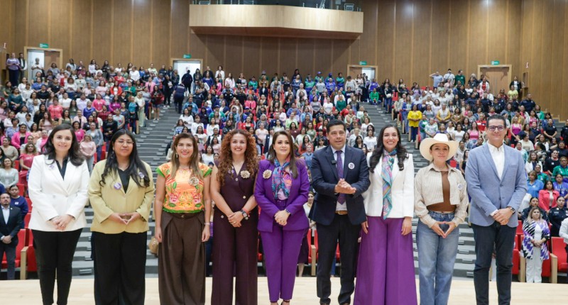 TERE JIMÉNEZ Y LEO MONTAÑEZ ENCABEZAN EN AGS FORO ERES 8M