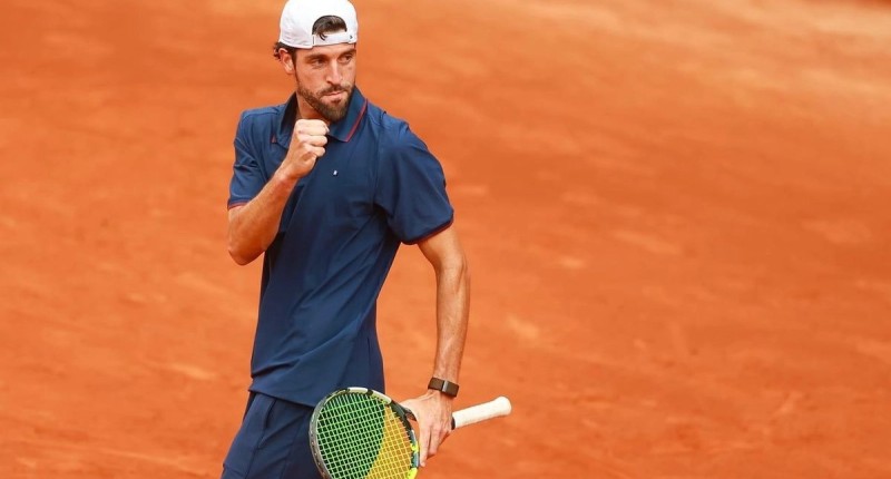 MEXICANO ALEJANDRO HAYDEN AVANZA AL CUADRO PRINCIPAL DEL ABIERTO DE LA CDMX