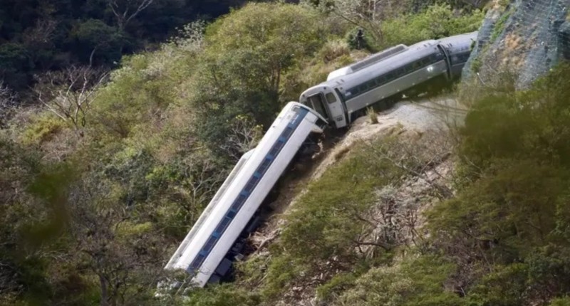 FGR CONCLUYE INVESTIGACIÓN Y CULPA A MAQUINISTA DEL DESCARRILAMIENTO DE TREN INTEROCEÁNICO, DICE QUE LAS VÍCTIMAS FUERON ATENDIDAS Y CIERRA EL CASO