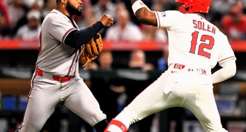 TRAS PELEA , LA MLB SUSPENDE A JORGE SOLER POR 7 PARTIDOS Y A REYNALDO LÓPEZ  POR 5