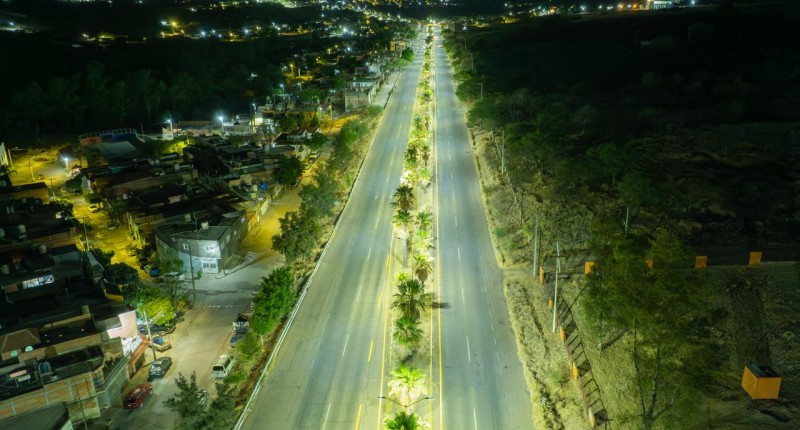 INAUGURAN ILUMINACIÓN DEL BOULEVARD FELIPE GONZÁLEZ,  EN CALVILLO 
