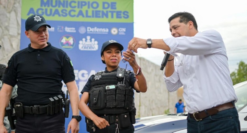 REFUERZA ALCALDE DE AGS, LEO MONTAÑEZ, COMITÉS DEL BUEN ORDEN Y PROGRAMA 4X4 EN LA MACÍAS ARELLANO