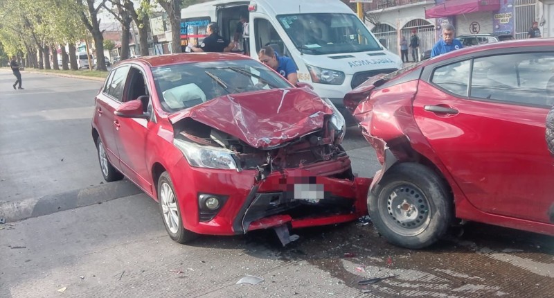 SE REGISTRÓ CHOQUE MÚLTIPLE EN AVENIDA OJOCALIENTE, EN AGS 