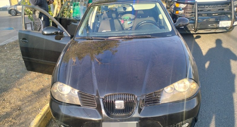 POLICÍAS DE AGS RESCATARON A UNA MENOR DE 1 AÑO QUE QUEDÓ AL INTERIOR DE UN VEHÍCULO EN LINDAVISTA