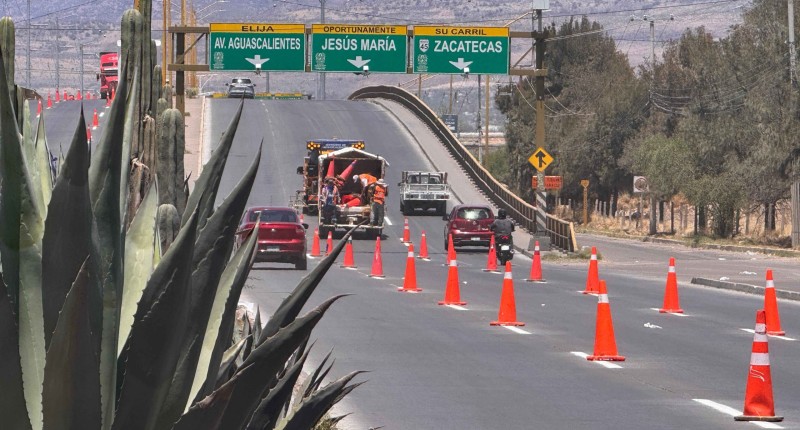 FORTALECE MUNICIPIO DE AGUASCALIENTES SEGURIDAD VIAL CON REHABILITACIÓN DE PINTURA EN AVENIDA SIGLO XXI