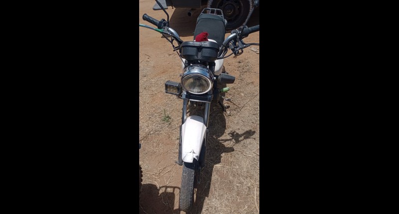 POLICÍA MUNICIPAL DE AGS ASEGURA MOTOCICLETA CON ALTERACIONES EN RODOLFO LANDEROS