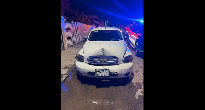 EBRIO CONDUCTOR CHOCÓ CONTRA UN POSTE EN AVENIDA LÓPEZ MATEOS, EN AGS