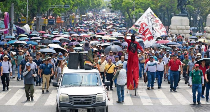CNTE RETOMA CONTROL DE PLAZAS CON OFERTA DE GOBIERNO, ALERTAN; VEN RIESGO DE COMPRAVENTA