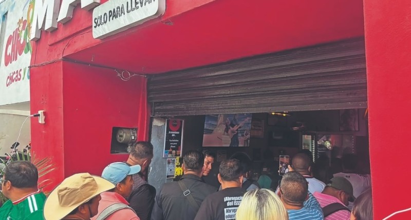LA CNTE SE FRACTURA; SE DIVIDE ENTRE CONTINUAR SU LUCHA O TOCAR RETIRADA