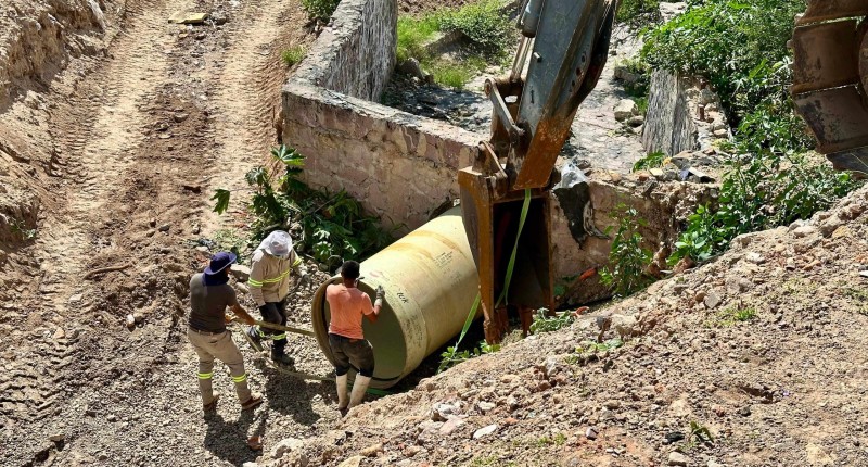 ALCALDE DE AGS, LEO MONTAÑEZ, REHABILITA COLECTOR PLUVIAL EN LA BARRANCA PARA PREVENIR INUNDACIONES