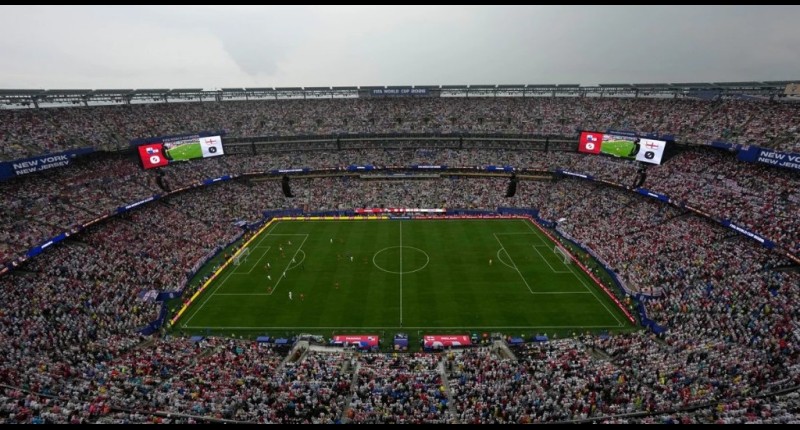 LA FIFA VENDERÁ EN 450 DÓLARES PARTES DEL CÉSPED DEL ESTADIO DONDE SE JUGARÁ LA FINAL DEL MUNDIAL