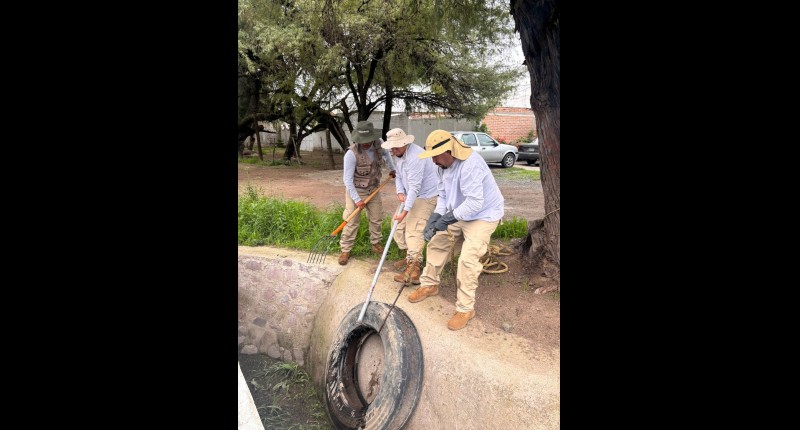 SEMADESU MANTIENE OPERATIVO DE LIMPIEZA EN EL ARROYO SAN NICOLÁS