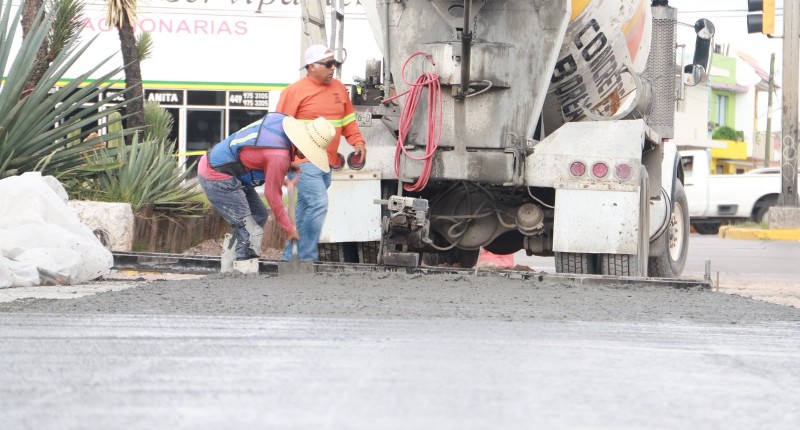 AVANZA MUNICIPIO DE AGS EN LA REHABILITACIÓN DEL CRUCE DE PRIMER ANILLO Y JOSÉ H. ESCOBEDO CON CONCRETO HIDRÁULICO