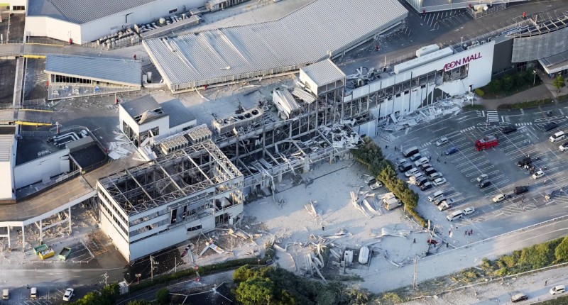 TERREMOTO EN JAPÓN DEJA AL MENOS 50 HERIDOS, CONSTRUCCIONES COLAPSADAS Y MILES SIN ELECTRICIDAD