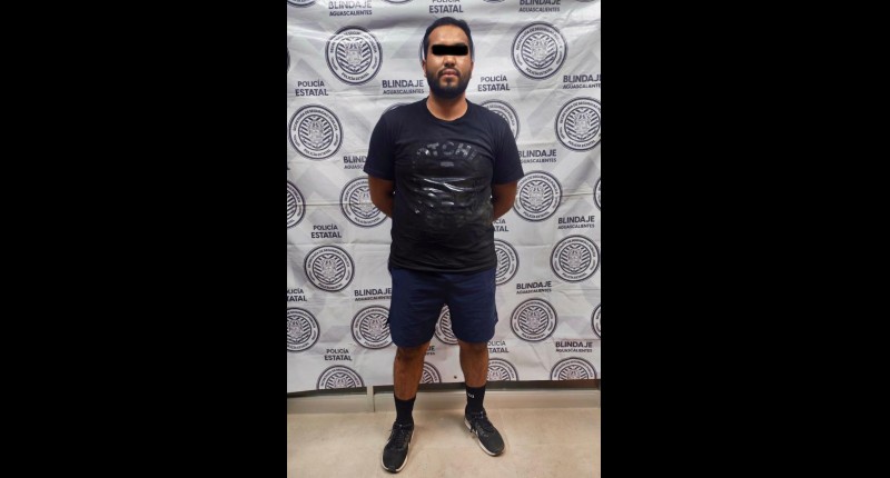 DETIENEN A CUATRO SUJETOS EN EL MUNICIPIO DE COSÍO; UNO DE ELLOS POR PORTACIÓN DE ARMA PROHIBIDA Y TRES MÁS POR INTENTAR IMPEDIR SU DETENCIÓN