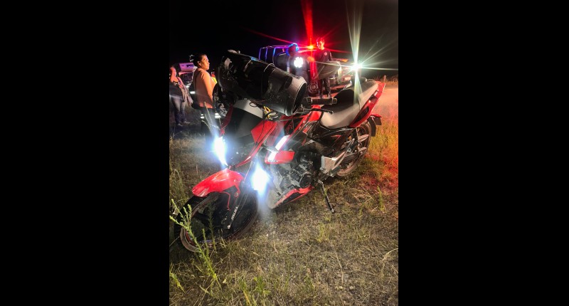 CHOCAN DOS MOTOCICLETAS EN RINCÓN DE ROMOS Y DOS PERSONAS RESULTARON LESIONADAS