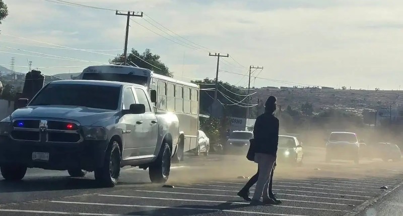 ALERTAN POR ENFRENTAMIENTO ENTRE SUJETOS ARMADOS Y AUTORIDADES EN TABASCO, ZACATECAS; HAY CIERRE EN LA CARRETERA FEDERAL 54