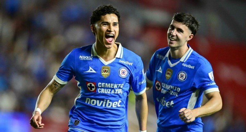CRUZ AZUL APAGA EL INCENDIO Y GOLEA 3-1 A NECAXA EN EL ESTADIO VICTORIA
