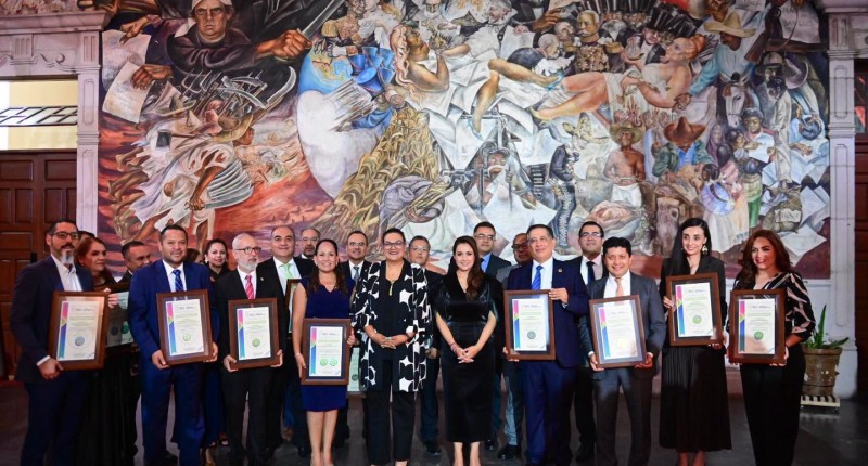 ENTREGA TERE JIMÉNEZ RECONOCIMIENTOS A 20 EMPRESAS Y UNIVERSIDADES DE AGS POR SUS ACCIONES A FAVOR DEL MEDIO AMBIENTE