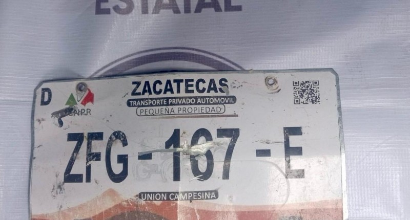 POLICÍAS DEL MANDO COORDINADO DE AGS LOGRARON EL ASEGURAMIENTO DE TRES JUEGOS DE PLACAS DE CIRCULACIÓN APÓCRIFA