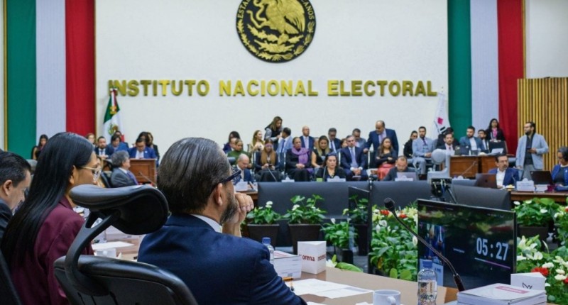 AVIADORES DE TADDEI COBRAN 6 MDP EN EL INE; 8 TRABAJADORES NO ACREDITARON SUS SERVICIOS