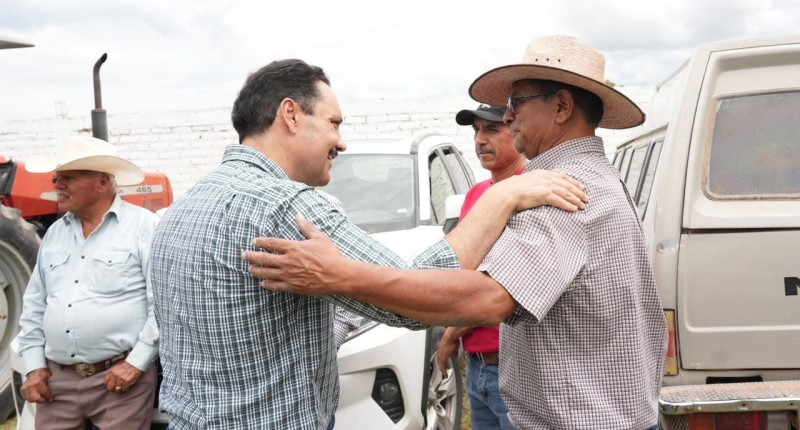 TOÑO MARTÍN DEL CAMPO ESCUCHA A GANADEROS Y PRODUCTORES DE COSÍO PARA IMPULSAR SOLUCIONES AL CAMPO