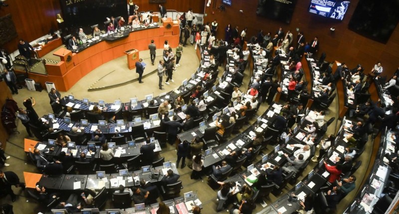 EL SENADO CONCRETA LA REFORMA QUE VETA LA DOBLE NACIONALIDAD PARA SER PRESIDENTE O GOBERNADOR