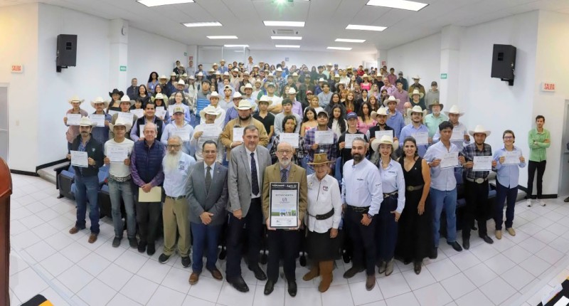 UAA IMPULSA LA TECNOLOGÍA EN EL CAMPO. SE CERTIFICA UNA NUEVA GENERACIÓN DE PILOTOS DE DRON AGRÍCOLA*