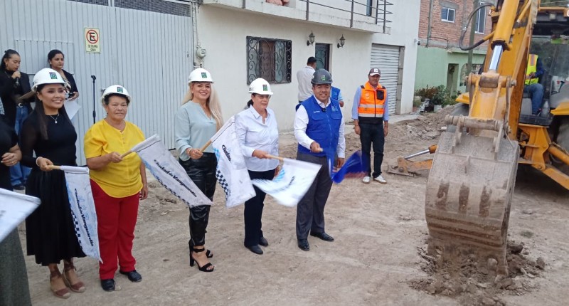 ALCALDE DE JESÚS MARÍA, CÉSAR MEDINA, ARRANCA OBRA DE MÁS DE 5.3 MILLONES DE PESOS EN VENADERO