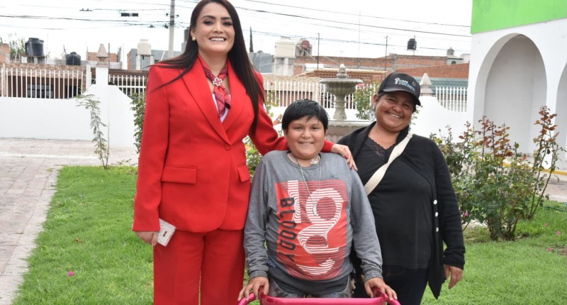 JUAN RICARDO AVANZA PASO A PASO CON EL APOYO DEL DIF ESTATAL DE AGS